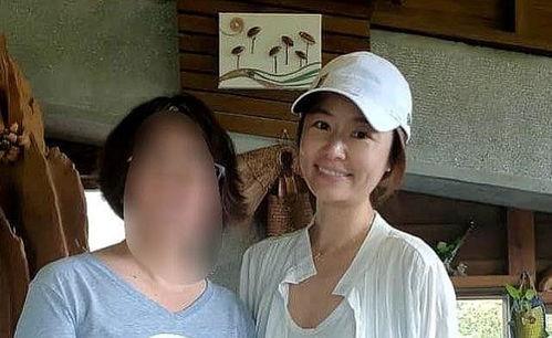 大瓜爆料小眼睛夫妇视频,甜蜜互动引网友热议